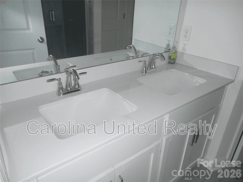 Belmont House: 1566 Cedar Tree Dr