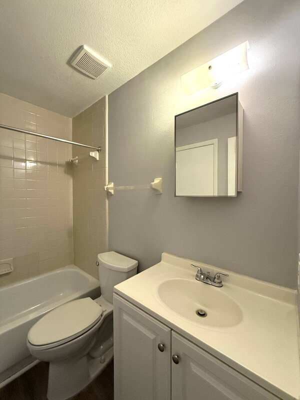 Brandon Condo: 3202 Bloomingdale Villas Court -3202