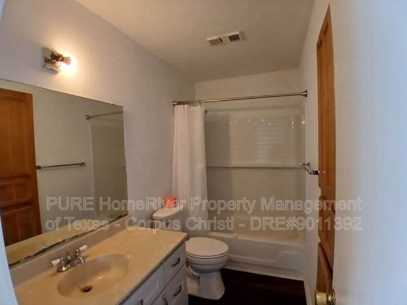 Corpus Christi Townhome: 4401 River Valley Dr