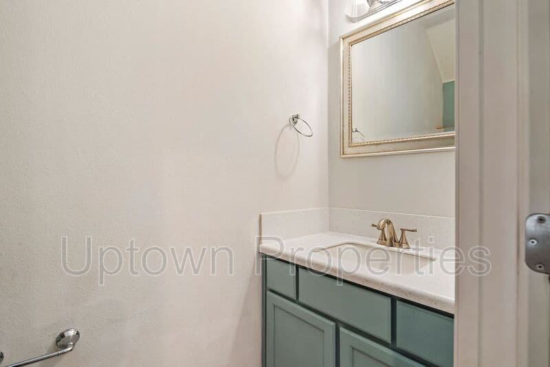Tualatin House: 9284 SW Sweek Dr