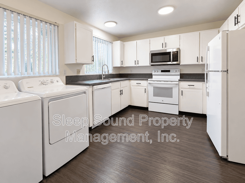 Forest Grove Condo: 3220 22nd Ave