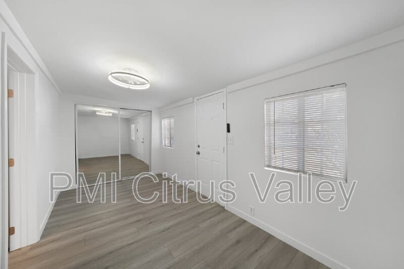 San Jacinto House: 359 East 1st Street