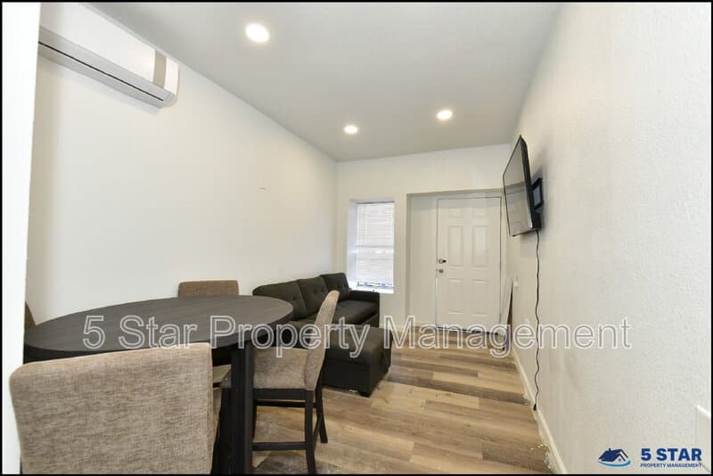 El Paso Condo: 6806 Alameda Ave