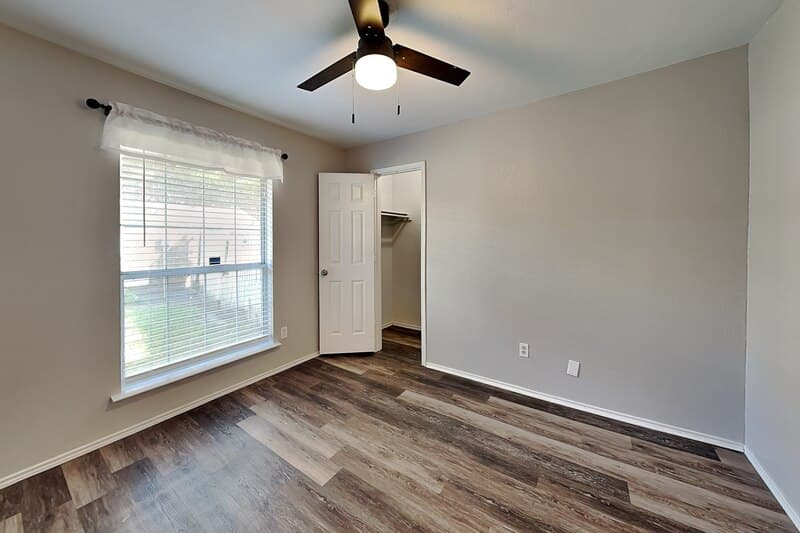 Grand Prairie House: 633 Beatty Dr