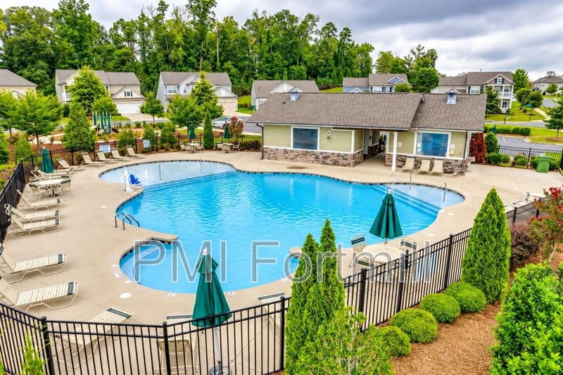 Fort Mill House: 1080 Crescent Moon Dr