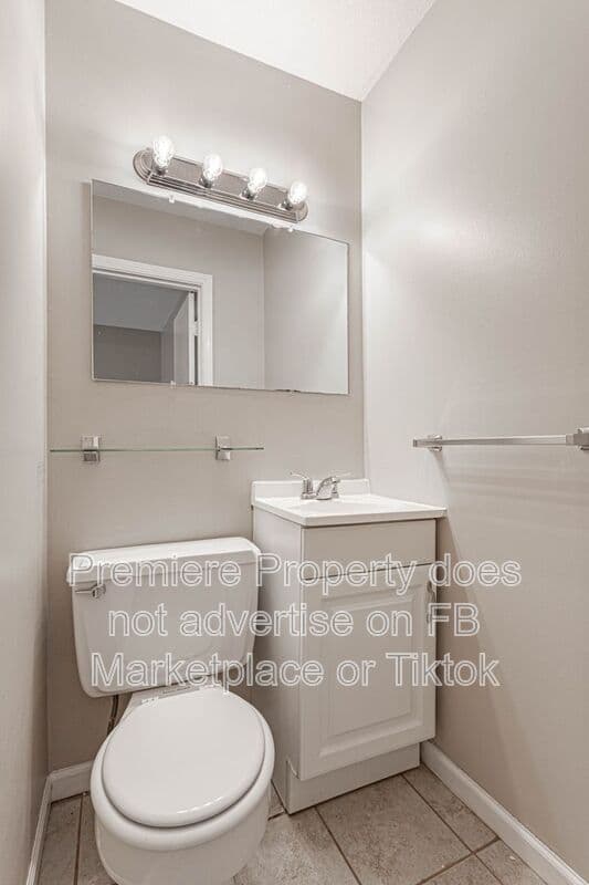 Merriam Townhome: 8722 W 70th St