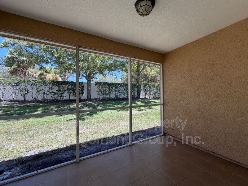 JACKSONVILLE Townhome: 8550 ARGYLE BUSINESS LOOP