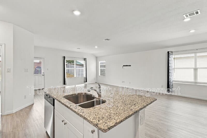 San Antonio House: 14011 Southton Basin
