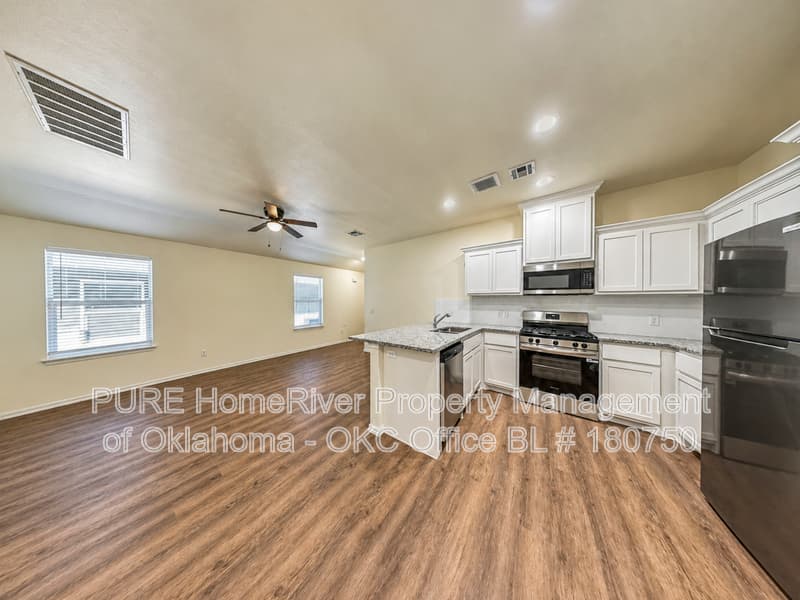 Oklahoma City Condo: 11423 University Dr