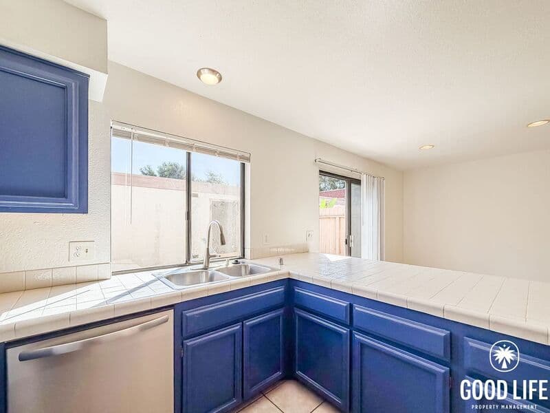 Carlsbad House: 3033 Via Sabinas