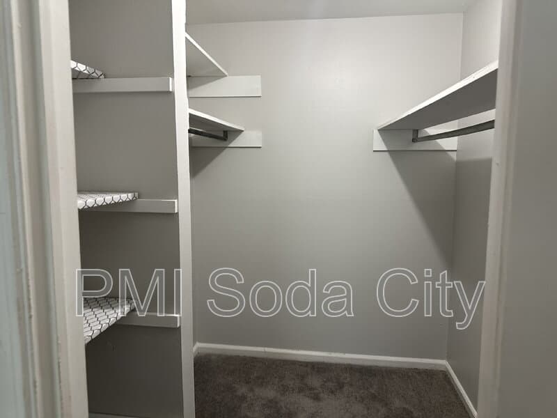 Columbia Condo: 105 Thornwell Court