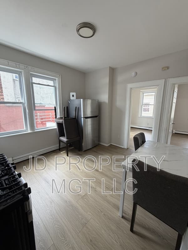 Cliffside Park Condo: 341-343 PALISADE AVE - 2B