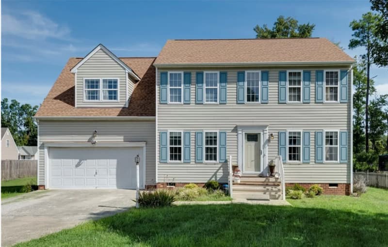 Sandston House: 420 Green Hollow Ln