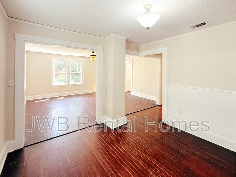 Jacksonville House: 3869 Concord St