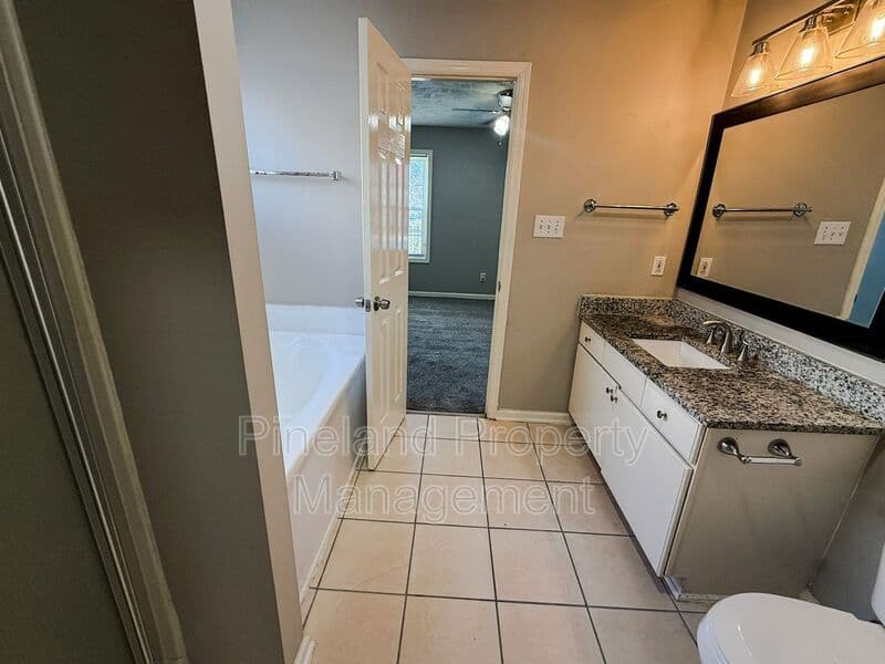 Fayetteville House: 341 Bubble Creek