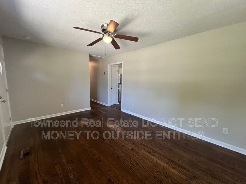 Fayetteville House: 2604 Brentford Dr.