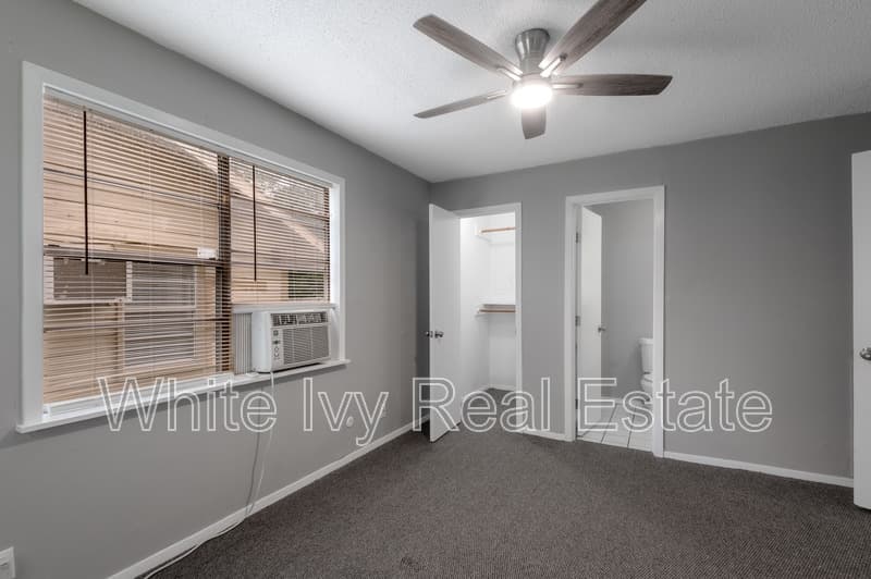 Huntsville House: 700 Gray St