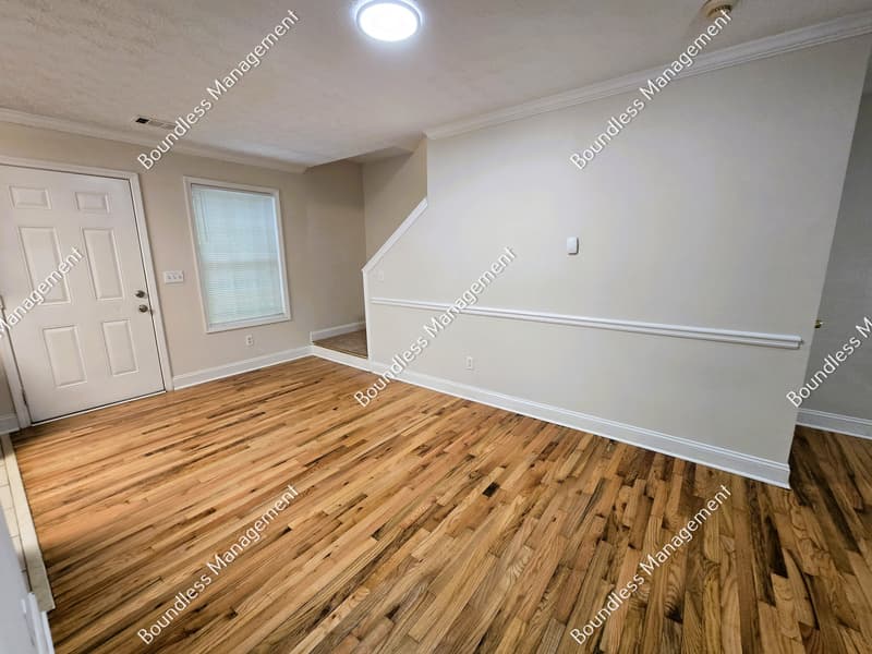 Atlanta House: 1687 Thoms Dr NW