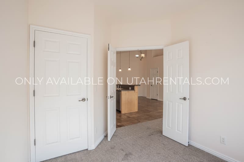 Provo Condo: 1052 Canyon Meadow Dr