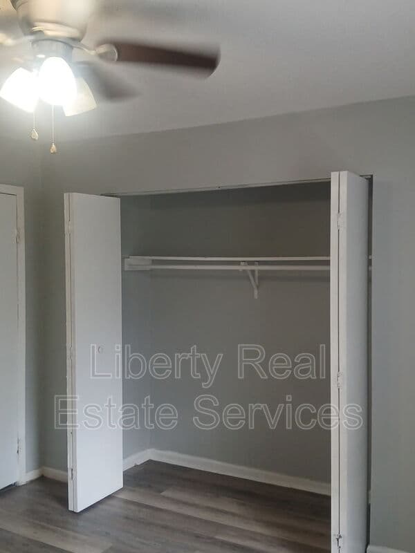 Hinesville House: 910 Berkshire Ter