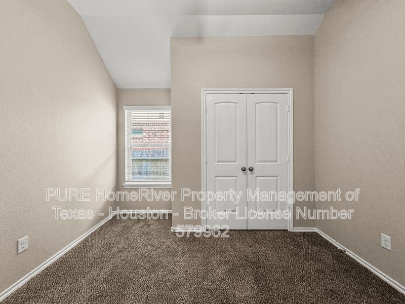 New Caney House: 22505 Gran Sasso Dr