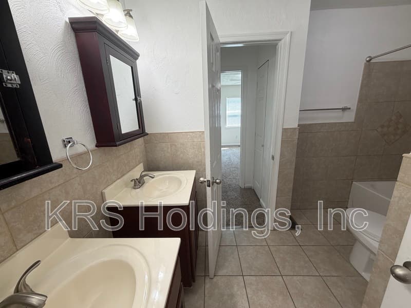 Virginia Beach Townhome: 5730 E. Hastings Arch
