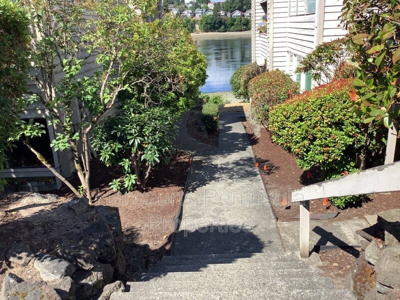 Bremerton Condo: 1115 Wheaton Way