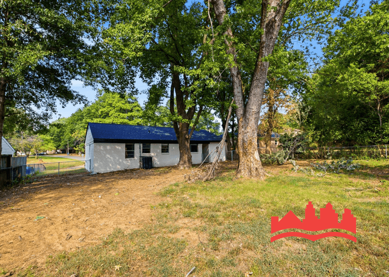 Horn Lake House: 2575 Eastbrook Dr