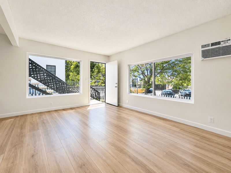 Los Angeles Condo: 2023 Reservoir Street