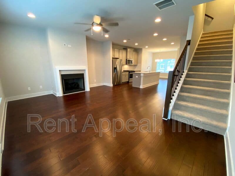 Doraville House: 3779 Oxford Circle
