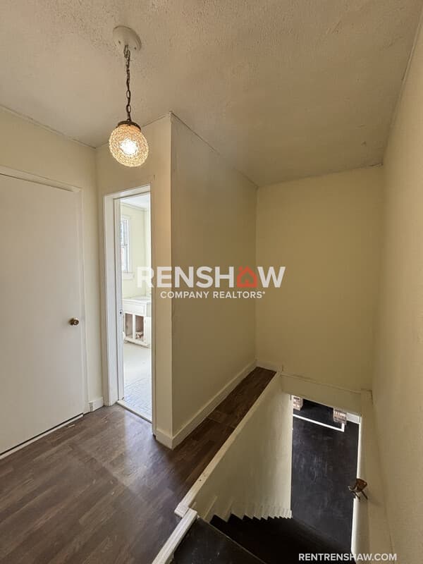 Memphis House: 1294 S Barksdale St