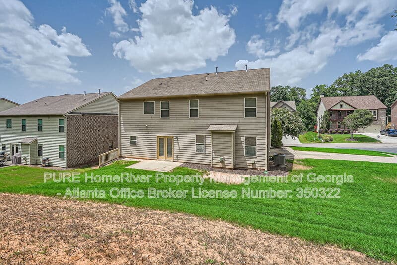 Suwanee House: 1610 Burgess Trl