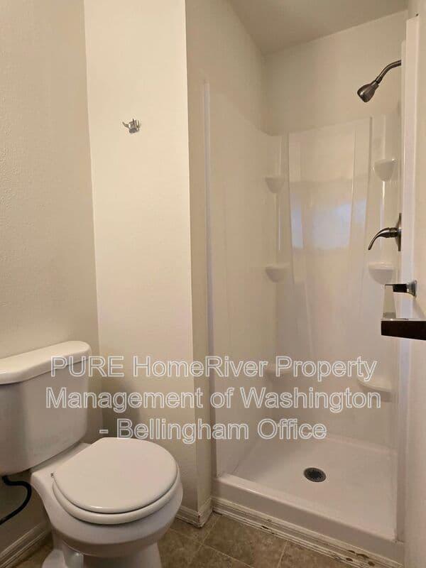Bellingham House: 2502 E Sunset Drive