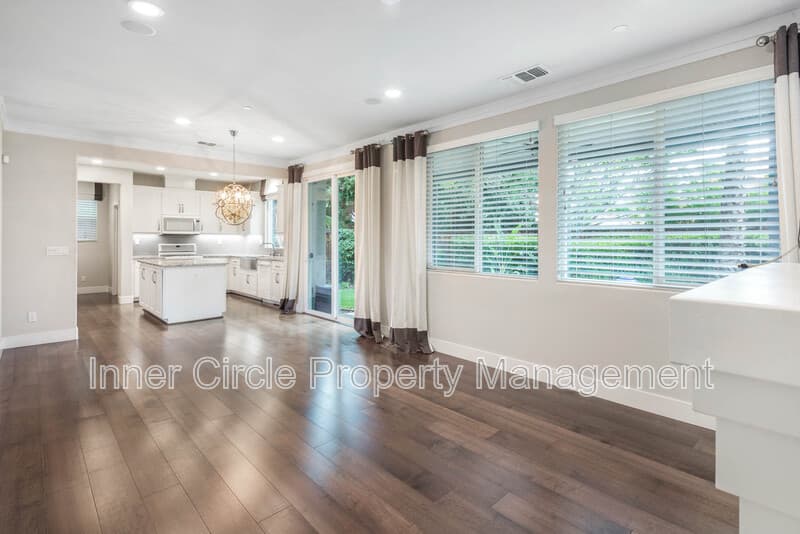 Brentwood House: 376 Bougainvilla Drive