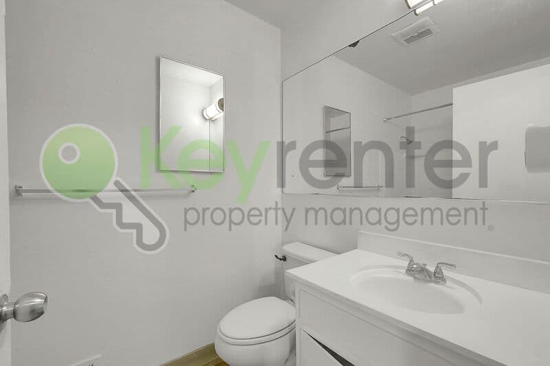 Sacramento House: 2941 Norcade Circle