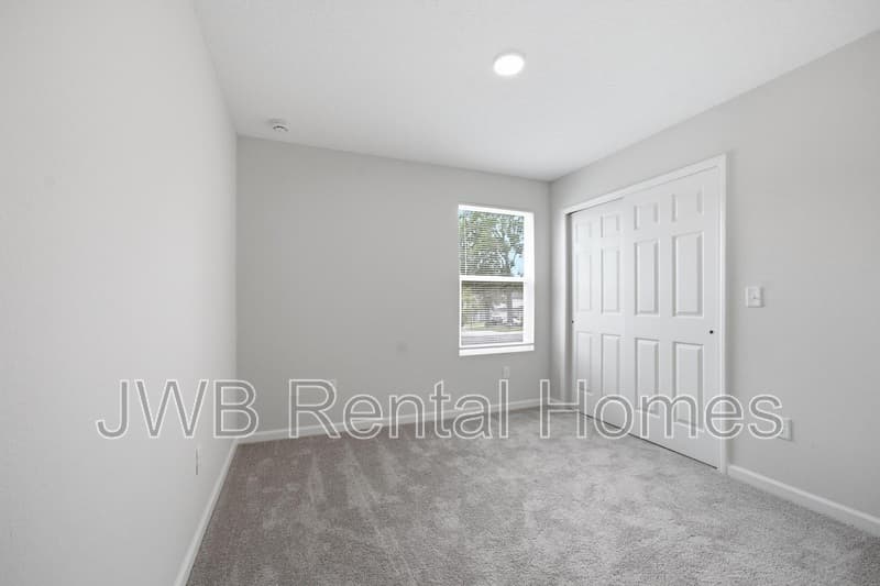 Jacksonville House: 7648 Eaton Ave