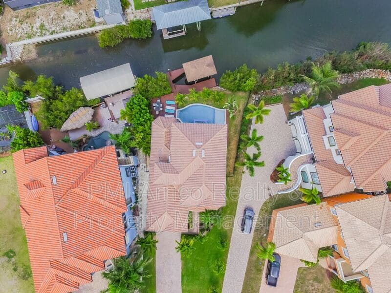 Apollo Beach House: 539 Treviso Dr