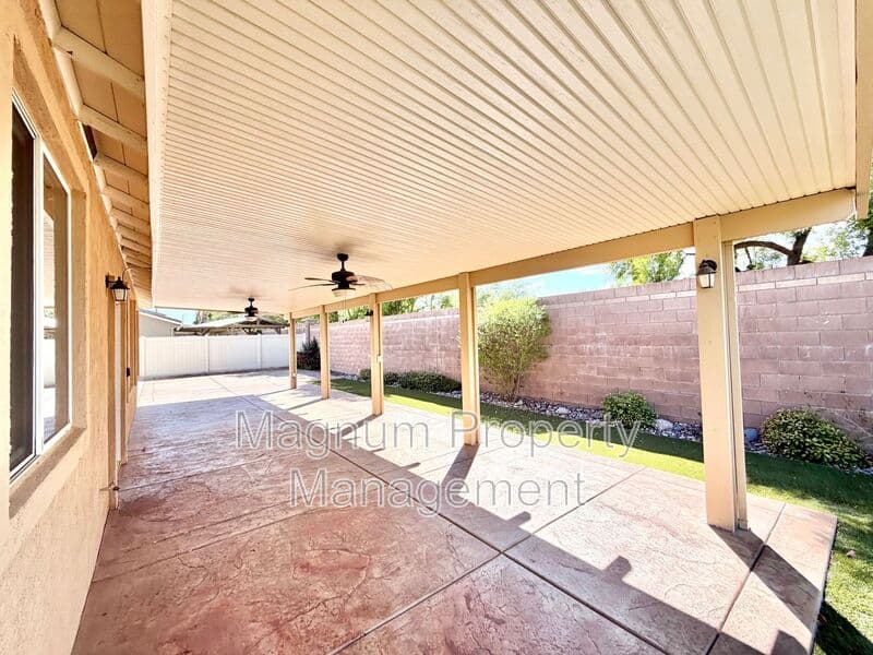 Menifee House: 33205 Gypsum St