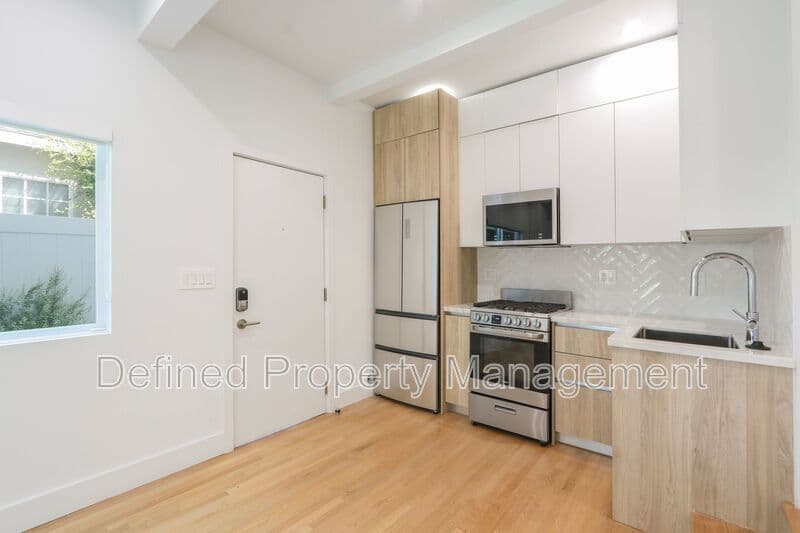 Santa Monica Condo: 1022 Pacific St
