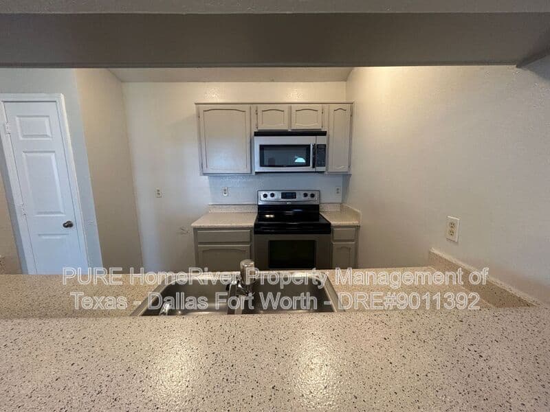 Rockwall House: 116 Windmill Ridge Drive