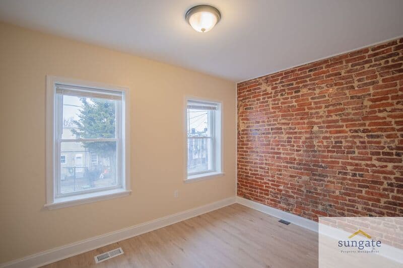 Baltimore Townhome: 3205 Esther Pl