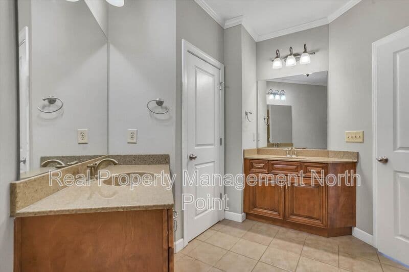 Decatur House: 3026 Eltham Pl
