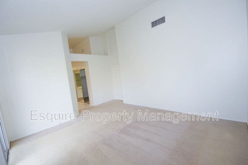 OXNARD House: 1821 LA QUINTA LN