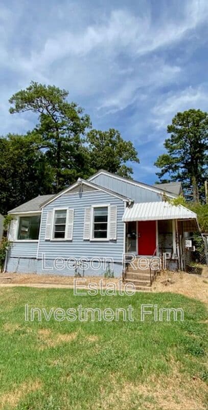 Shreveport House: 3524 Michigan Blvd