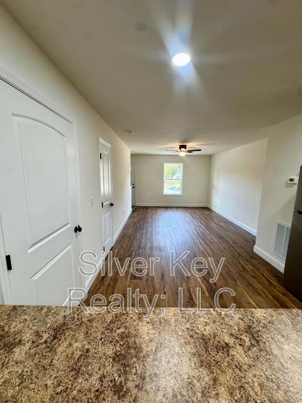 Athens Townhome: 320 Million Street