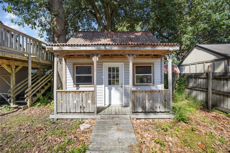 Chesapeake House: 1204 Fontana Avenue