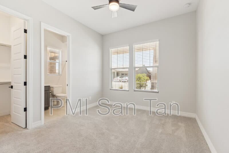 Queen Creek House: 20598 East Avenida Del Valle Court