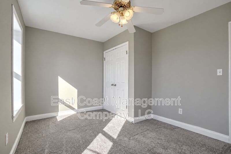 Baltimore House: 1120 N Lakewood Ave