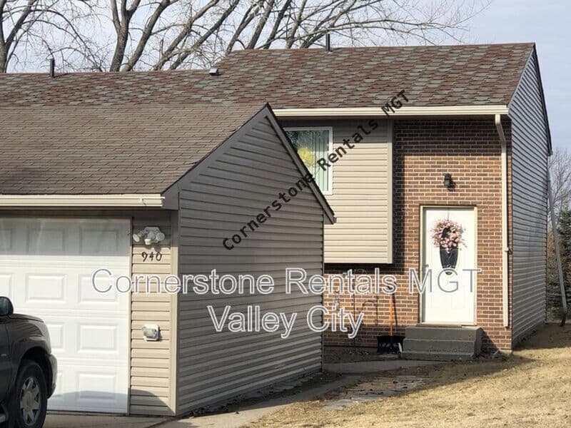 Valley City House: 940 9th Ave SE