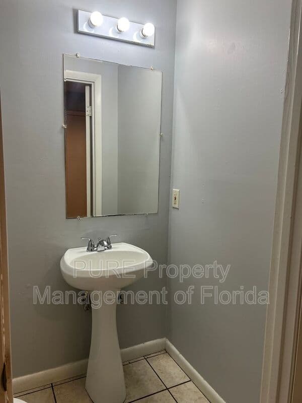 Ocala House: 629 NE 28th Avenue